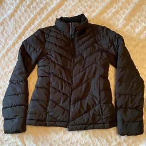 women’s black puffer jacket